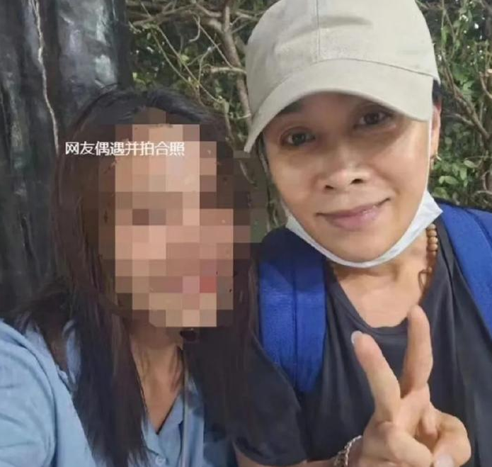 那英請辭音樂節后現身泰國度假，那英名字打分，解析