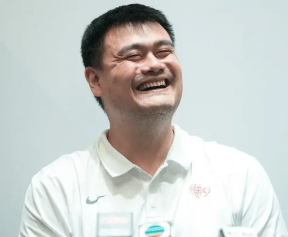 姚明贏球后笑了，姚明名字打分，解析