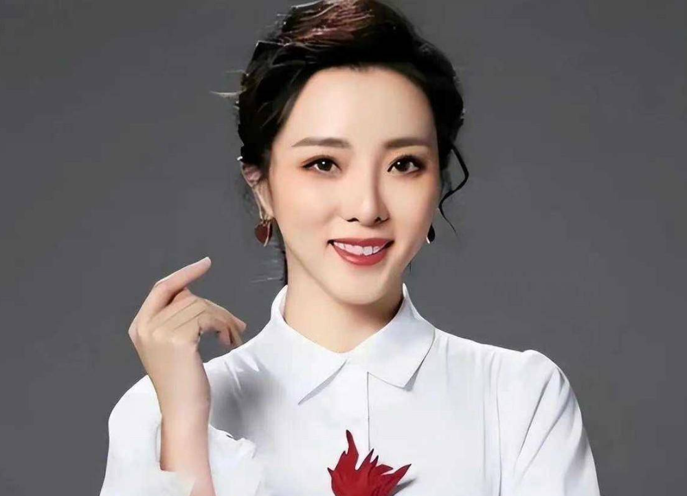 李思思從央視離職，李思思名字打分，解析