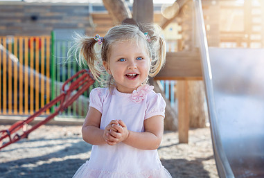 2024年鄧姓寶寶取名大全，屬龍女孩名字取名攻略 