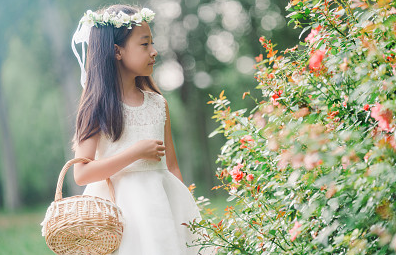 女孩起名丨溫暖陽光，美麗大方的女孩名字