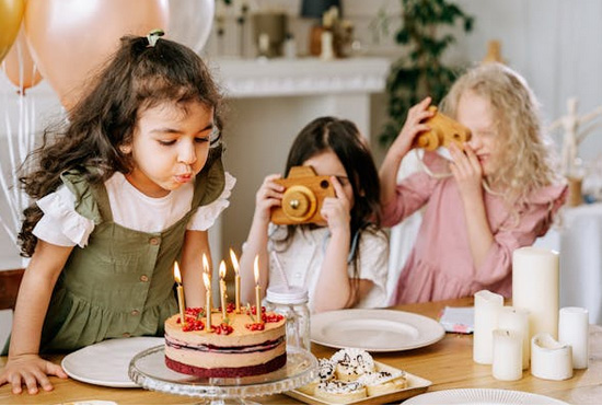 宋姓女孩取名約100分的名字，平安喜樂！