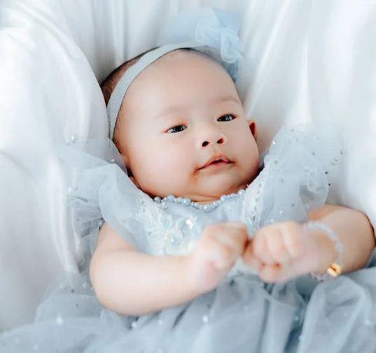 姓謝好聽稀少的女孩名字，謝姓詩經中唯美的名字