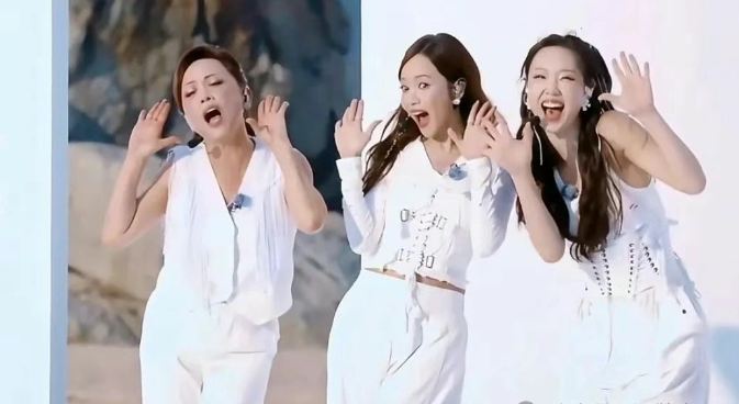 侯佩岑姓名測試打分，解析